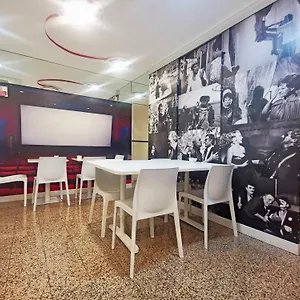 https://red-carpet-rooms.barihotels.org